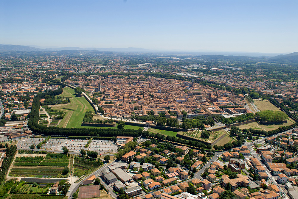 proxima_lucca_veduta